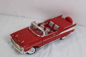 lot A-77 image: Diecast 1957 Chevrolet Bel Air Convertible Model Car Red