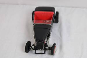 lot 78 image: Model Convertible 1932 Ford Custom Car with Red Interior