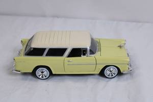 lot A-87 image: 118 Scale 1955 Chevrolet Bel Air Nomad Diecast Model Car