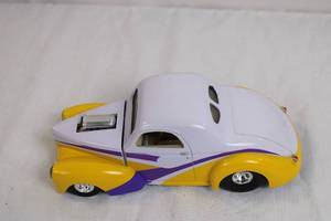 lot 88 image: Racing Champions 1999 Diecast 41 Willys Coupe Issue #43