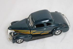 lot 89 image: Racing Champions 1939 Chevy Die-Cast Model Car Target Exclusive