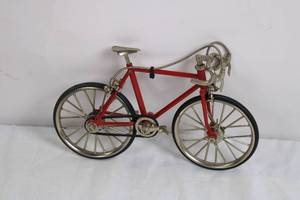 lot 90 image: Metal Red Bicycle Model Decorative Collectible