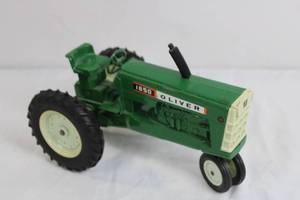 lot 108 image: Vintage Oliver 1850 Toy Tractor Die-Cast Model