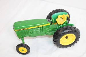 lot 112 image: John Deere 2440 Diecast Toy Tractor