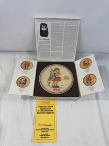 lot 140 image: Goebel M.J. Hummel Annual Plate 1980 Hum 273 with Box and COA