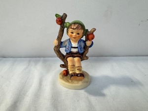 lot 144 image: Goebel Hummel Apple Tree Boy Figurine 14230 Germany
