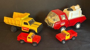 lot 46 image: Lot of 4 Vintage Tonka Trucks including Dump Truck, Fire Pumper Truck and Pickups