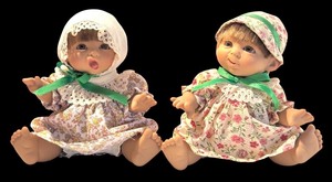 lot 63 image: Pair of 7 Inch Vintage Gogo Dolls with Floral Outfits