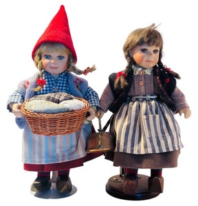 lot 122 image: Pair of 10-Inch Brigitte Frigadt Vintage Danish Porcelain Dolls with Accessories