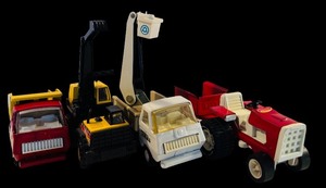 lot 129 image: Set of 4 Vintage Tonka Toy Trucks and Tractor, 7 Inch Longest