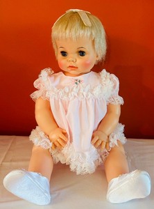lot 470 image: Vintage Ideal Doll