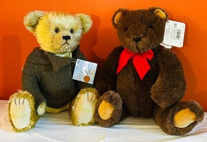 lot 176 image: Two Plush Bears including a Gund Teddy Bear