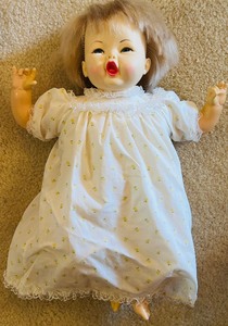 lot 184 image: Vintage 19 Baby Doll with Open Mouth and Blonde Hair
