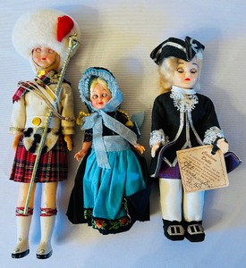 lot 106 image: Set of 3 Vintage  Dolls in Traditional Costume