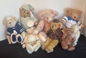 lot 230 image: Collection of Collectible Artist Teddy Bears Including Green Mountain, Gorham, Mary Meyer & More