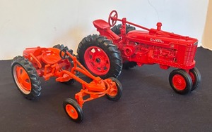 lot 240 image: Set of 2 Vintage Die-Cast Tractors McCormick Farmall and Allis Chalmers