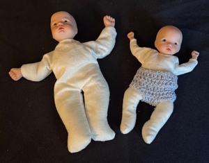 lot 244 image: Two Sweet Vintage Beanbag Cloth Baby Dolls