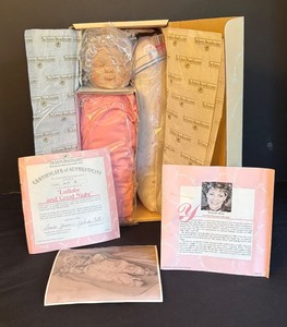 lot 249 image: Ashton-Drake Lullaby and Good Night Doll by Yolanda Bello