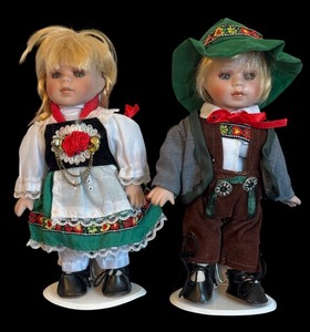 lot 269 image: Pair of Vintage European Folk Outfit Dolls