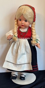 lot 274 image: Vintage Lille Venn Norwegian Doll