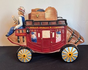 lot 290 image: Wells Fargo Stagecoach Ceramic Cookie Jar