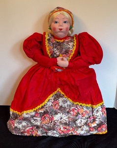 lot 346 image: Vintage Russian Tea Cozy Doll