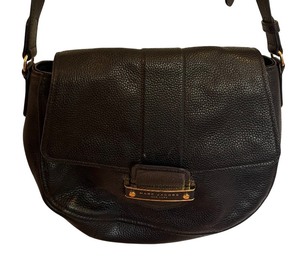 lot 353 image: Marc Jacobs New York Black Leather Handbag