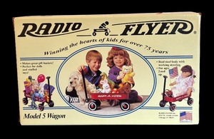 lot 354 image: New Radio Flyer Model 5 Mini Wagon