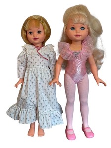 lot 362 image: Set of 2 Vintage 1988 Hasbro Dolls