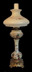 lot 437 image: Vintage Glass Table Lamp with Hand-Painted Floral Design and Brass Base