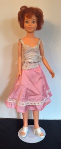 lot 494 image: 1977 Ideal Magic Hair Doll with Hair Accessories