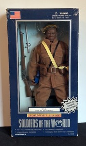 lot 511 image: Soldiers of the World USA 157th Division Infantryman Action Figure