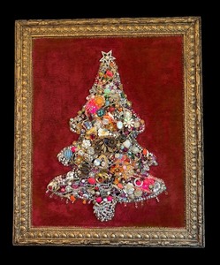 lot 517 image: Framed Vintage Jewelry Christmas Tree Art