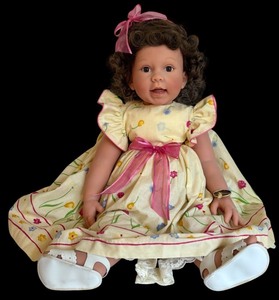 lot 205 image: Vintage Lee Middleton Reva Schick Collector Doll No. 4351000
