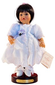 lot 426 image: Lee Middleton Our Pride and Joy 10-Inch Vintage Classic Miniature Doll with Stand