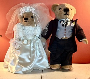 lot 476 image: Vintage Wedding Bride and Groom Stuffed Bears 18 Inches Tall