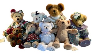 lot 479 image: Lot of 8 Vintage Stuffed Teddy Bears - Steiff, Boyds, Gund, 14 Inch Largest