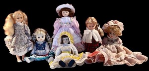 lot 482 image: Lot of 6 Vintage Dolls Porcelain and Rubber Assorted Outfits