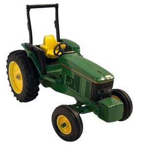 lot 581 image: Vintage Ertl John Deere 6200 Diecast Tractor 10 Inch