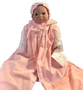 lot 582 image: Vintage Metropolitan Museum Million-Dollar Baby Doll with Box