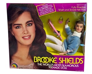 lot 21D image: ML- Vintage Brooke Shields Worlds Most Glamorous Teenage Doll in Original Packaging