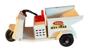 lot 325 image: Vintage Tonka SERV-I-CAR Metal Toy Tricycle with Light Wear
