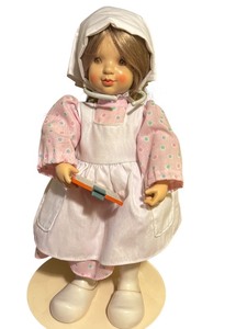 lot 373 image: Vintage Sarah Kay Design ANRI Nurse Doll with Chart Accessory