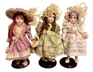 lot 379 image: Set of 3 Victorian Style Porcelain Dolls with Stands