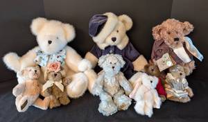 lot 221 image: Nine Boyds Bears Plush Teddy Bears