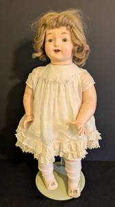 lot 558 image: Vintage Composition Doll