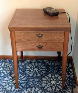 lot 595 image: Vintage Kenmore Sewing Machine Table