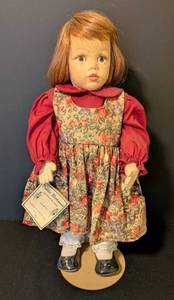 lot 605 image: Debbie Richmond Pressed Felt Diane Doll