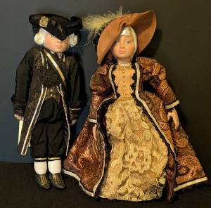 lot 636 image: Pair of Guy Luy Hubert La Marquise Dolls