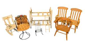 lot 637 image: Assorted Doll Furniture